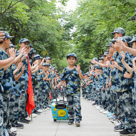西安快乐少年夏令营2024军事成长7天夏令营