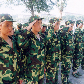 中国少年军旅50天仿真枪械射击+模拟战场演习|“我是一个兵”军事夏令营