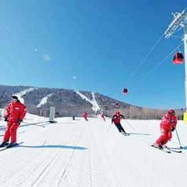 蓝湖营地2025多样雪地项目+滑雪技能进阶|6天（双板高级）亚布力滑雪冬令营