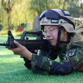 八一军事5天迷彩少年军事冬令营|装甲车坦克驾驶+持枪战术+野外技能+真人CS