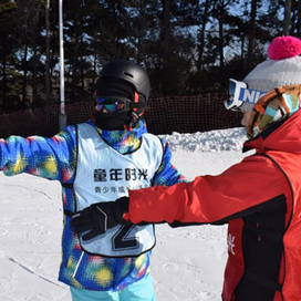 童年时光2026告别纷繁拥挤+综合强化训练|5天棋盘山（单板中级）滑雪冬令营（长春集合）