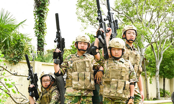 3天特种兵国庆营|和平精英-95式自动步枪+云震弹+手榴弹+单兵火箭+无人机